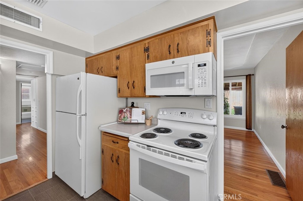 75 W Sierra, Clovis, CA 93612