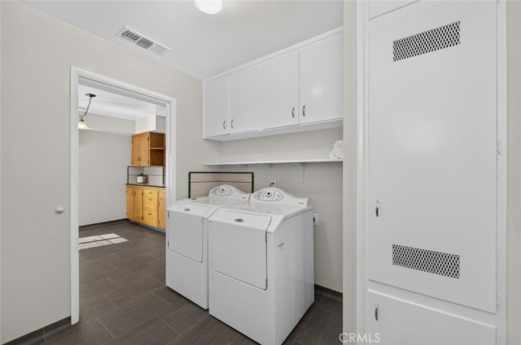 75 W Sierra, Clovis, CA 93612