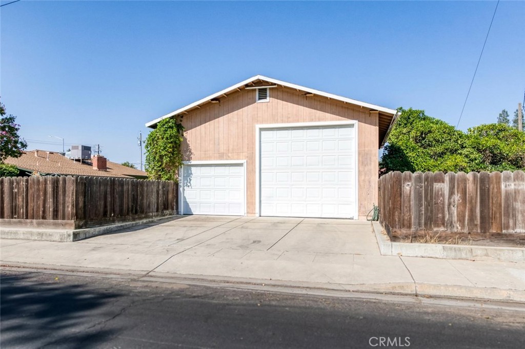 75 W Sierra, Clovis, CA 93612