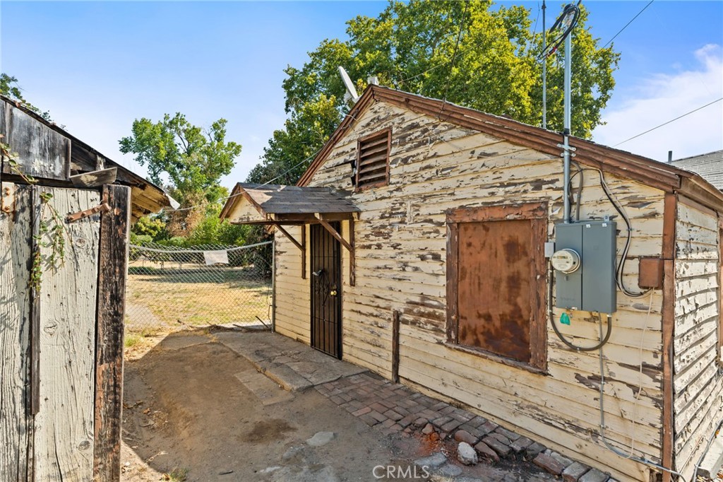 242 W 28th St, Merced, CA 95340