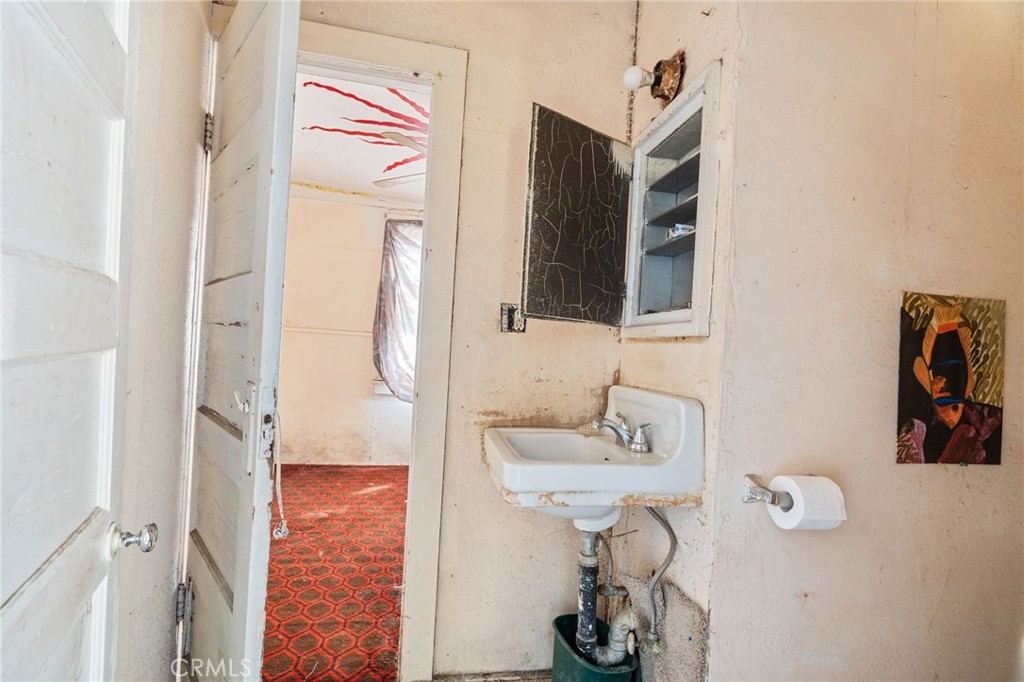 242 W 28th St, Merced, CA 95340