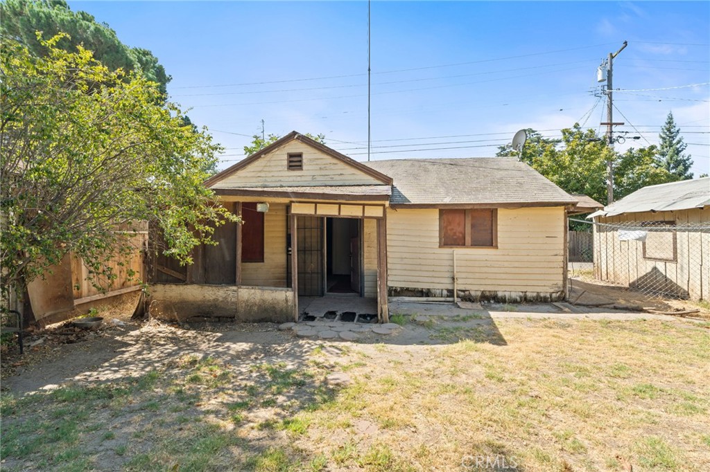 242 W 28th St, Merced, CA 95340