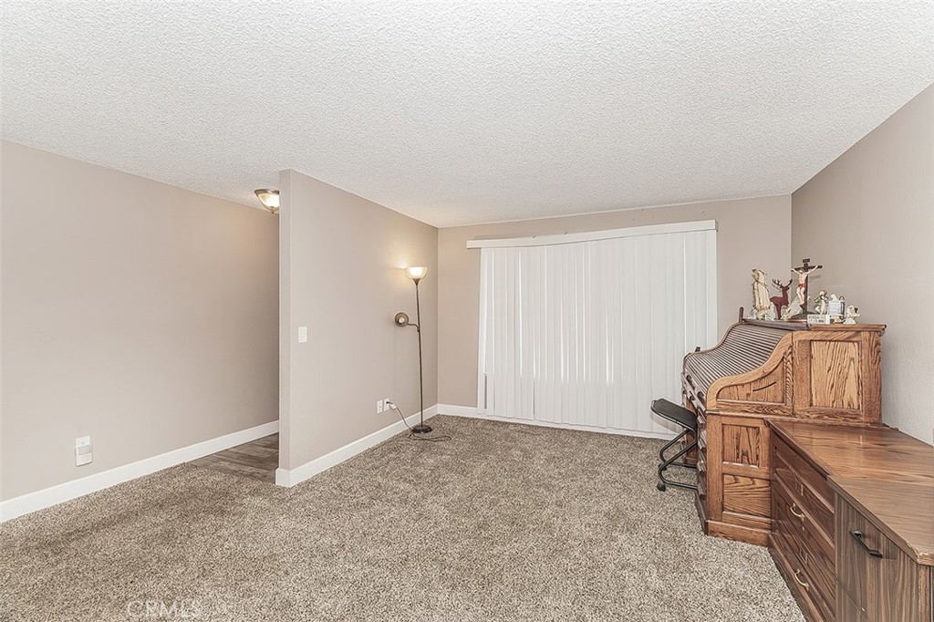 1145 Van Ct, Hanford, CA 93230