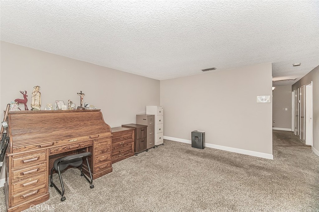 1145 Van Ct, Hanford, CA 93230