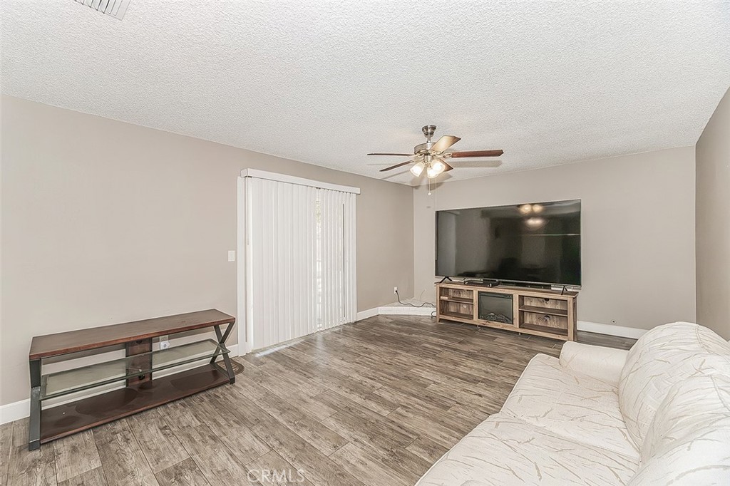 1145 Van Ct, Hanford, CA 93230