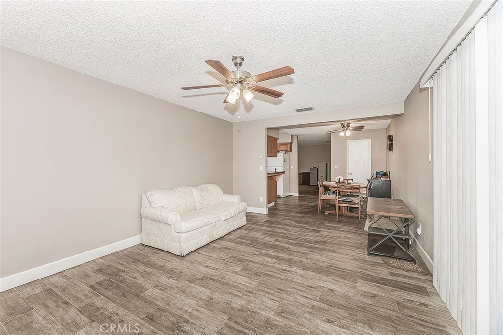1145 Van Ct, Hanford, CA 93230