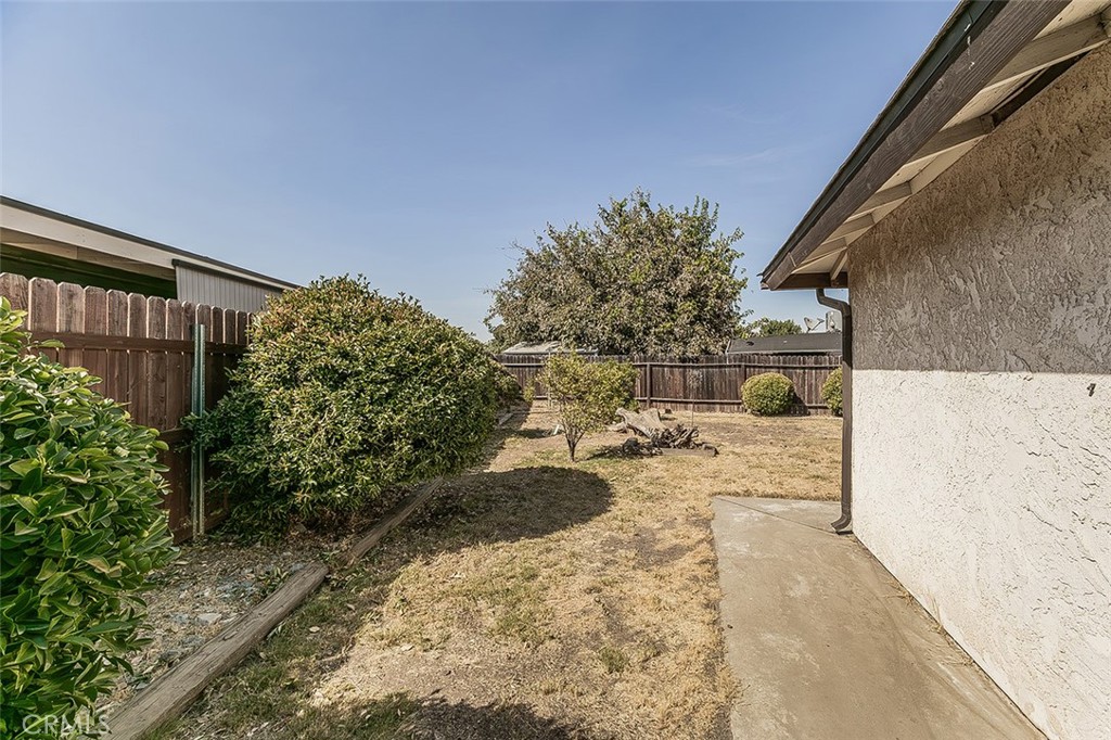 1145 Van Ct, Hanford, CA 93230