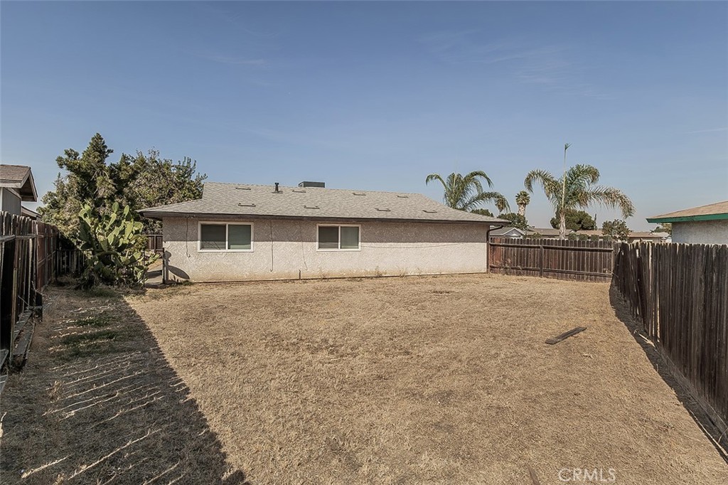 1145 Van Ct, Hanford, CA 93230