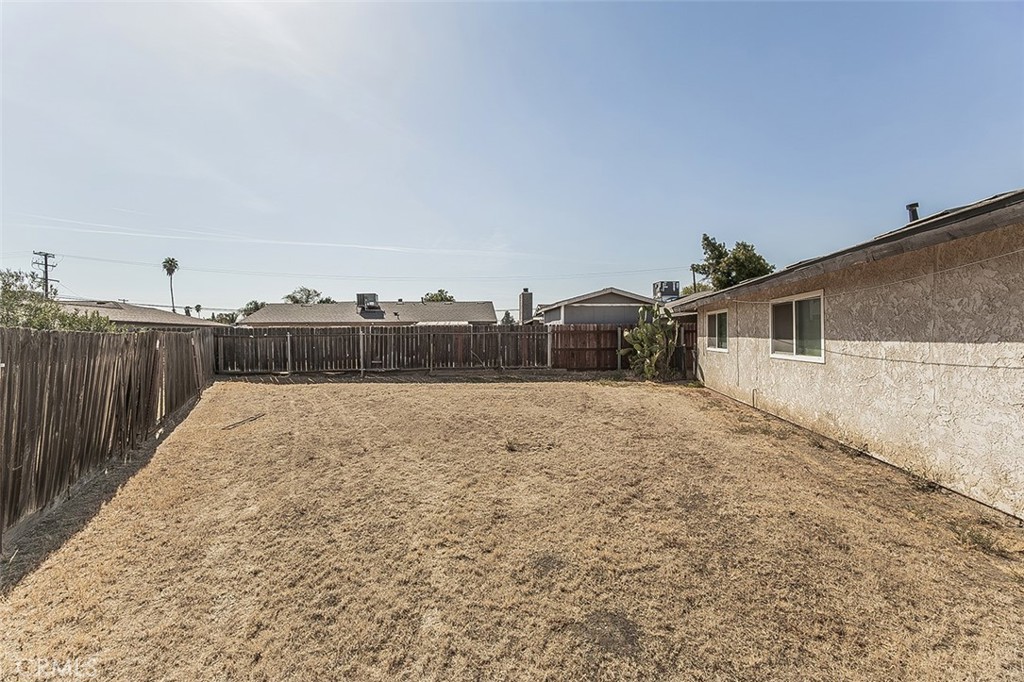 1145 Van Ct, Hanford, CA 93230