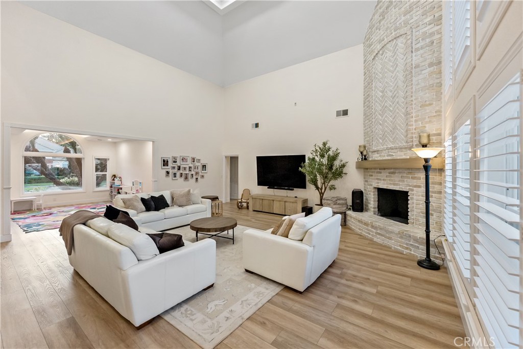 6054 N Woodson Ave, Fresno, CA 93711