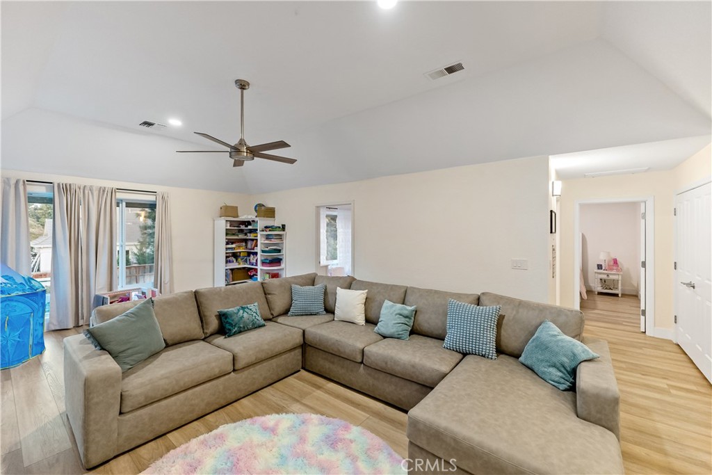 6054 N Woodson Ave, Fresno, CA 93711