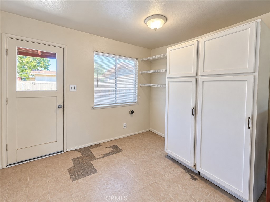 180 E Warner Ave, Fresno, CA 93710