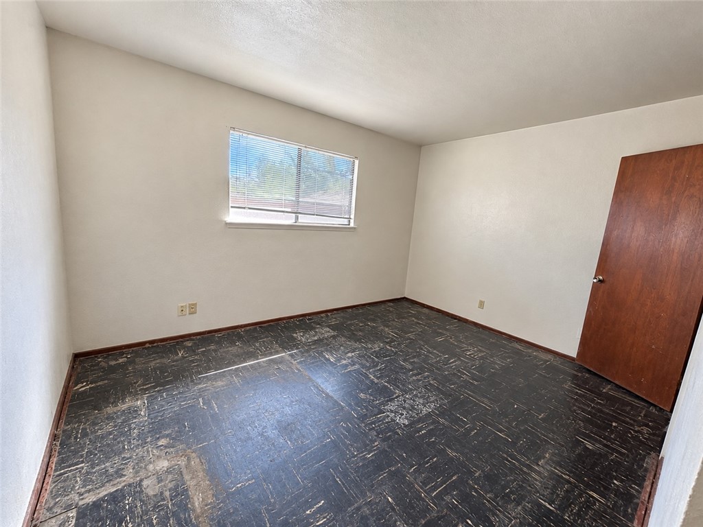 180 E Warner Ave, Fresno, CA 93710
