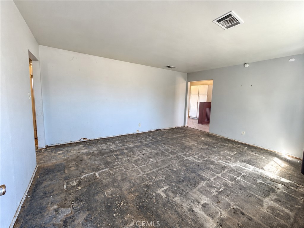 180 E Warner Ave, Fresno, CA 93710