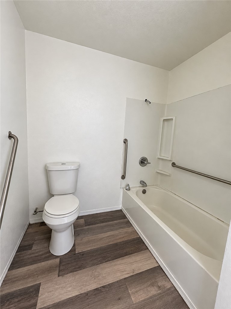 180 E Warner Ave, Fresno, CA 93710