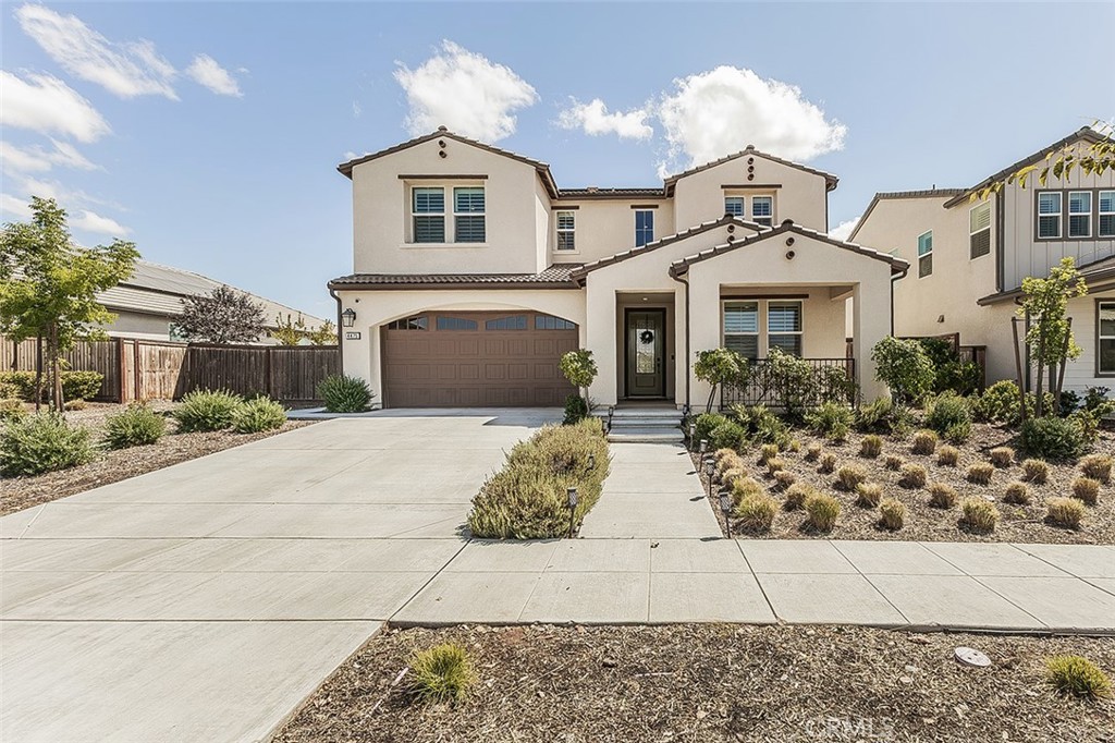 4475 Crown Bluffs Dr, Madera, CA 93636