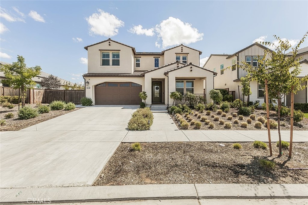 4475 Crown Bluffs Dr, Madera, CA 93636