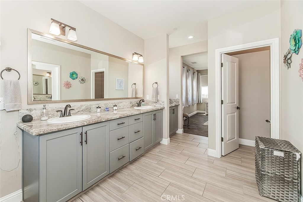 4475 Crown Bluffs Dr, Madera, CA 93636