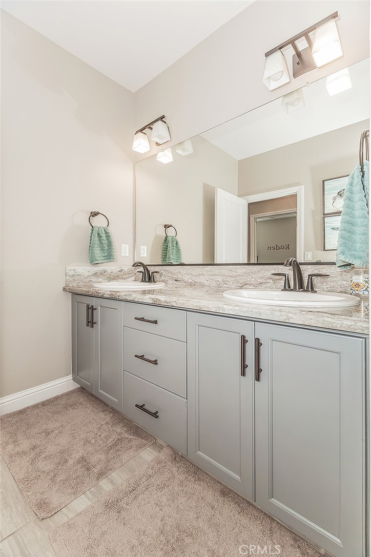 4475 Crown Bluffs Dr, Madera, CA 93636