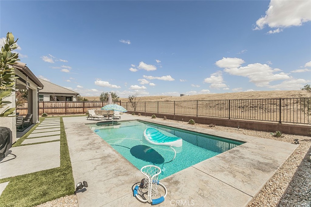 4475 Crown Bluffs Dr, Madera, CA 93636