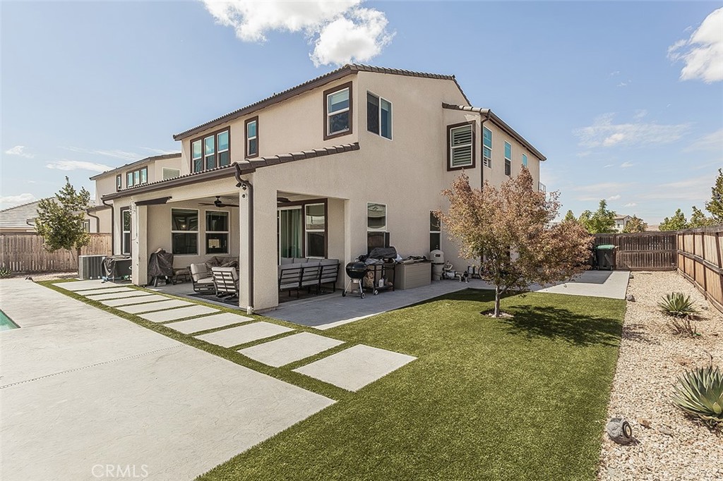 4475 Crown Bluffs Dr, Madera, CA 93636