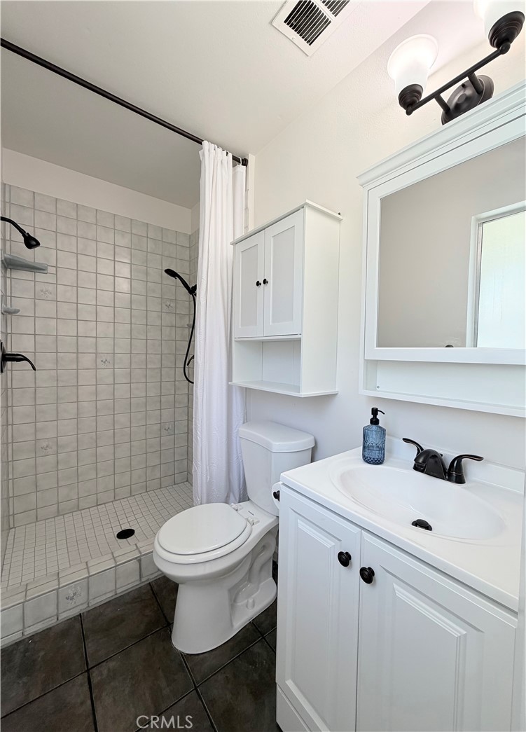 1833 W Pico, Fresno, CA 93705