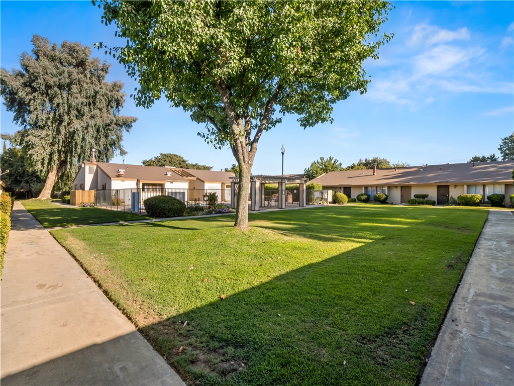 4654 N Chestnut, Fresno, CA 93726