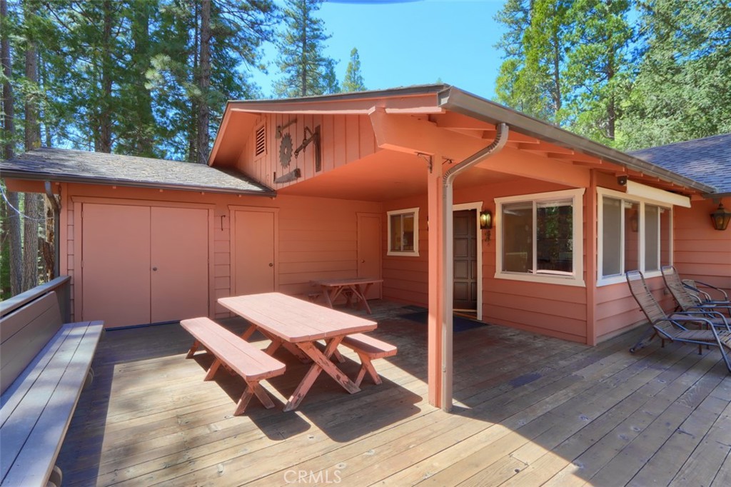 8067 Chilnualna Falls Rd, Wawona, CA 95389