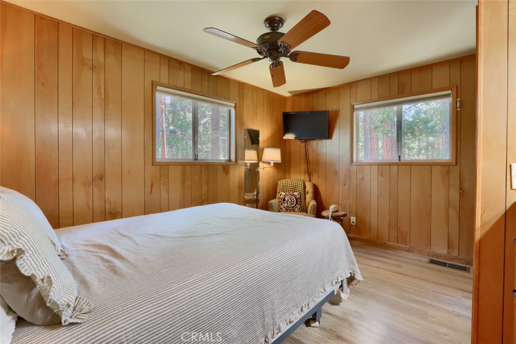 8067 Chilnualna Falls Rd, Wawona, CA 95389