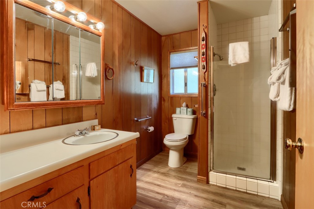 8067 Chilnualna Falls Rd, Wawona, CA 95389
