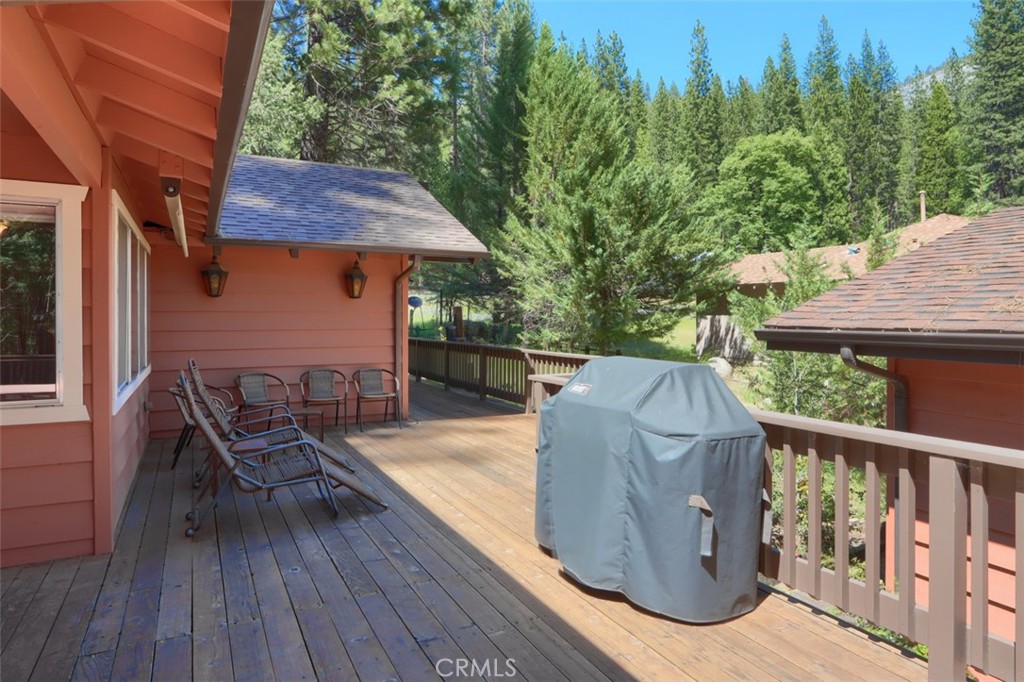 8067 Chilnualna Falls Rd, Wawona, CA 95389