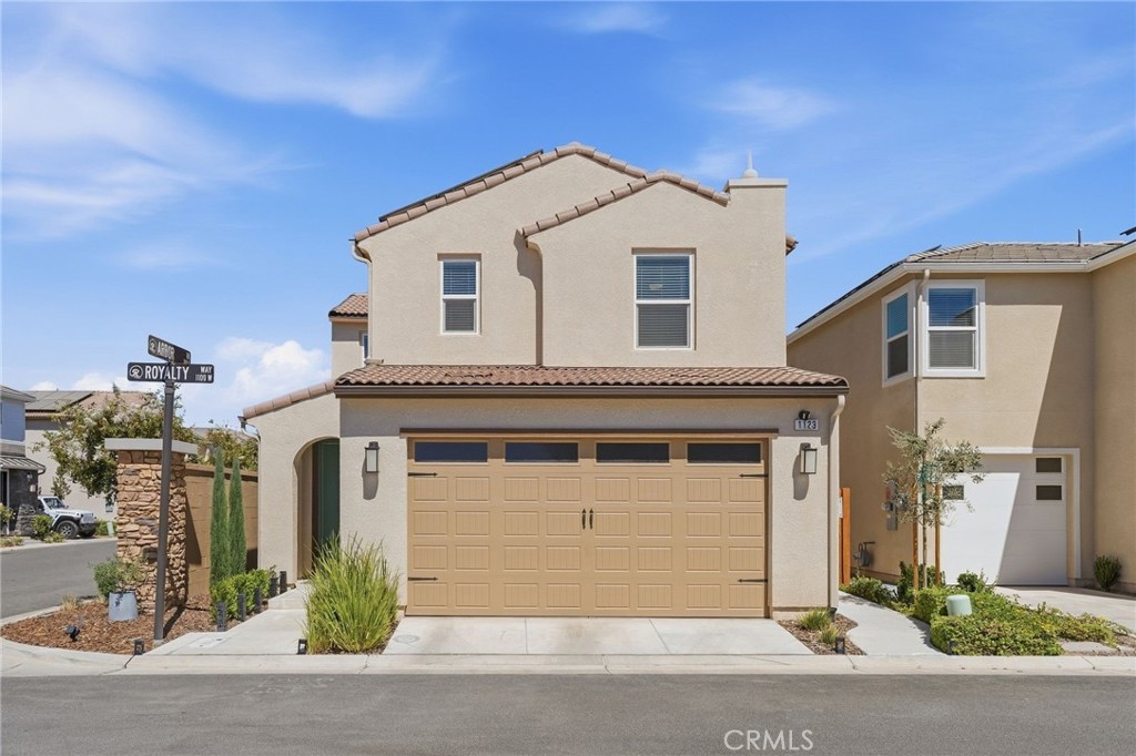 1123 W Royalty, Madera, CA 93636