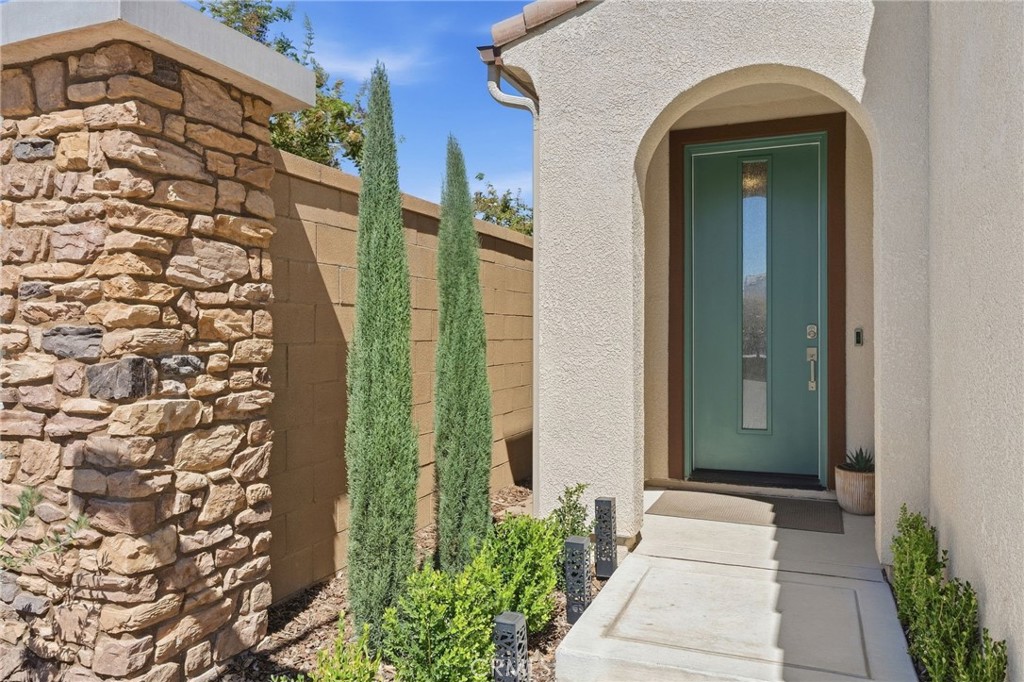 1123 W Royalty, Madera, CA 93636