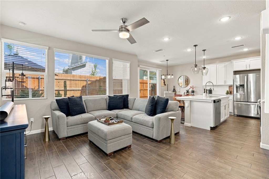 1123 W Royalty, Madera, CA 93636