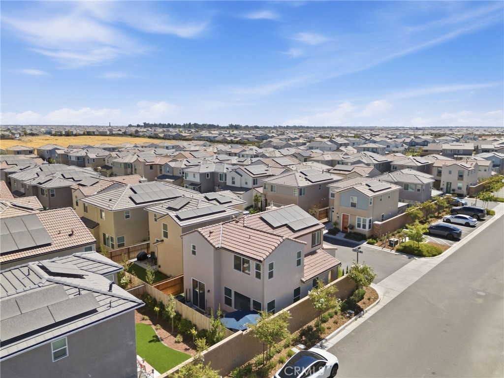 1123 W Royalty, Madera, CA 93636