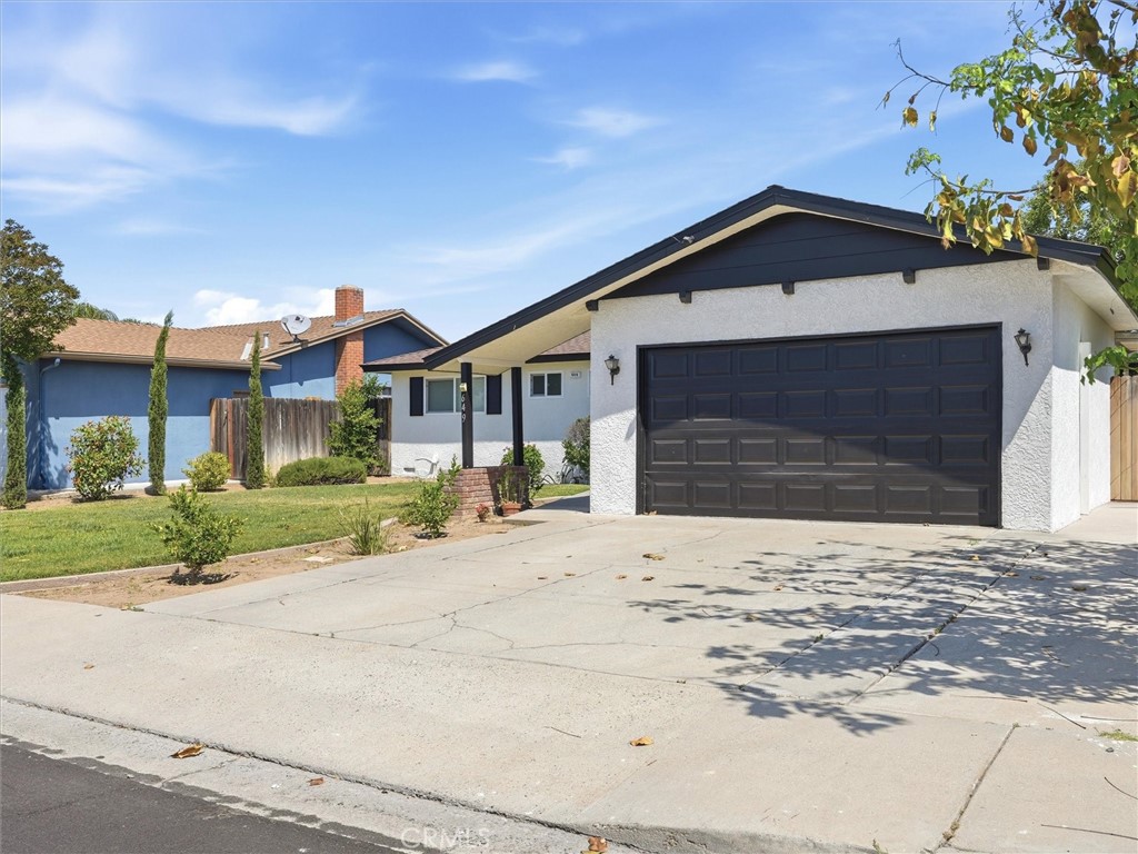 649 W Ashcroft, Clovis, CA 93612