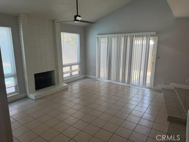 649 W Ashcroft, Clovis, CA 93612