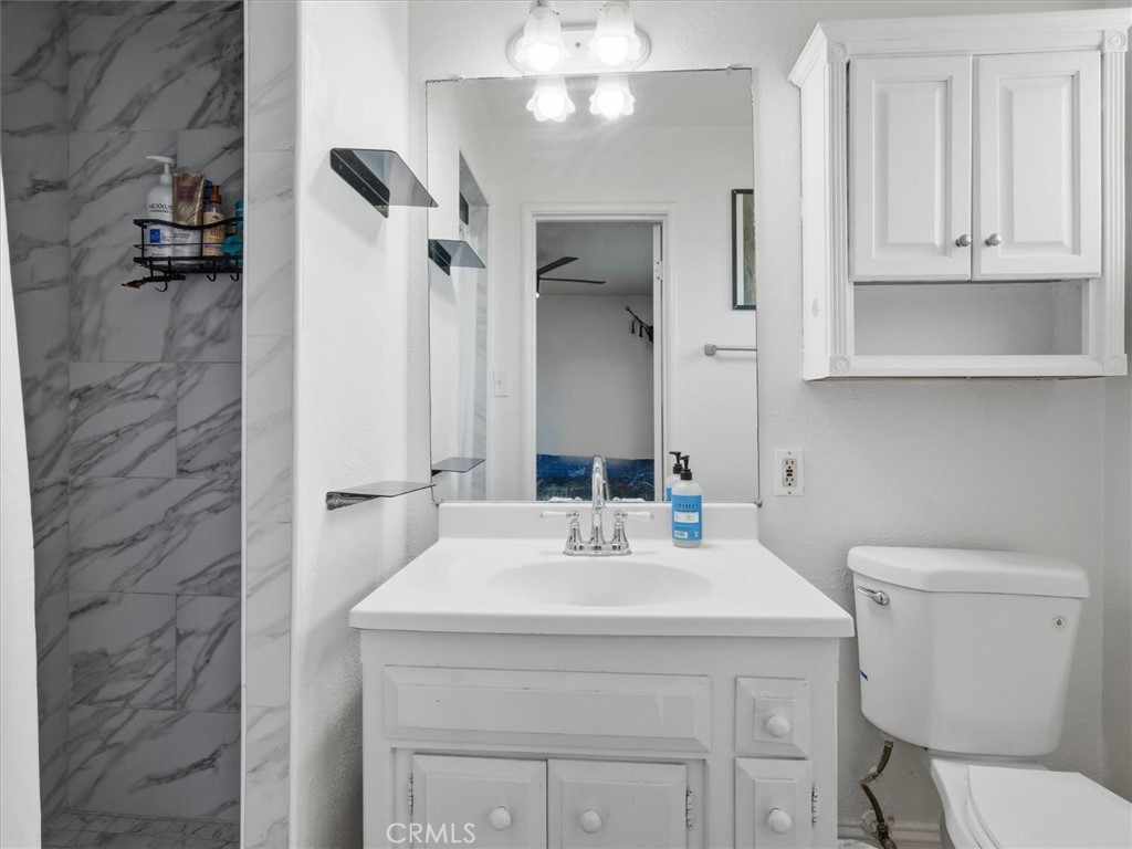 649 W Ashcroft, Clovis, CA 93612