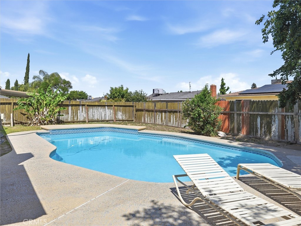 649 W Ashcroft, Clovis, CA 93612