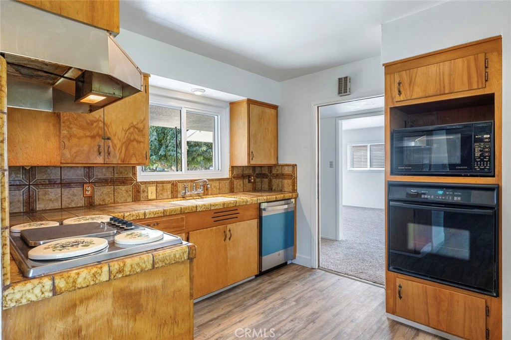 212 Harvard Ave, Coalinga, CA 93210