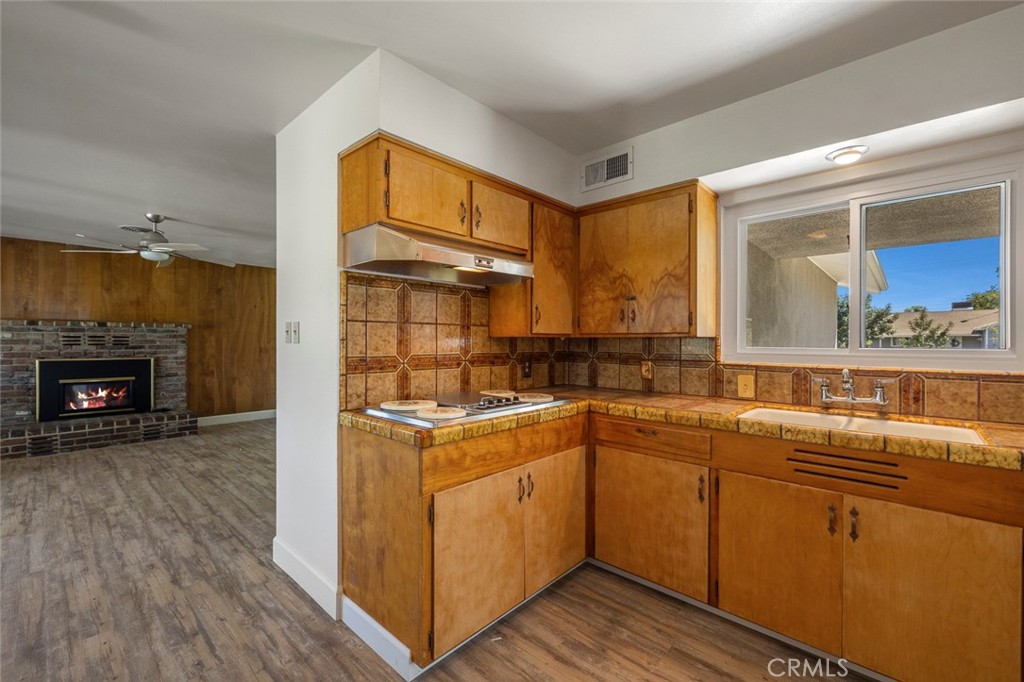 212 Harvard Ave, Coalinga, CA 93210
