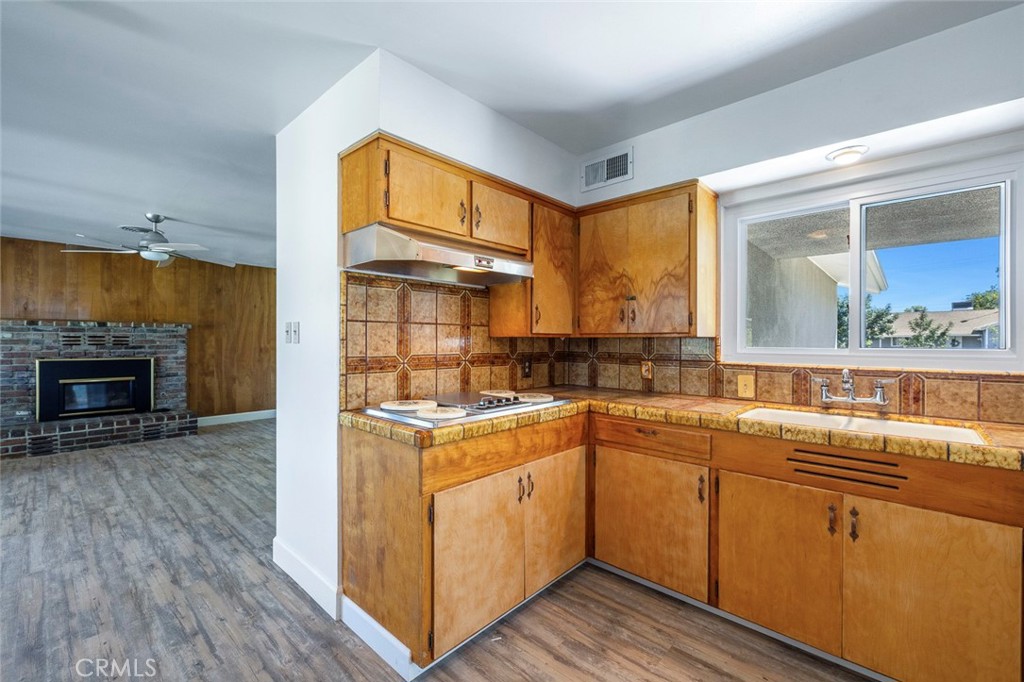 212 Harvard Ave, Coalinga, CA 93210