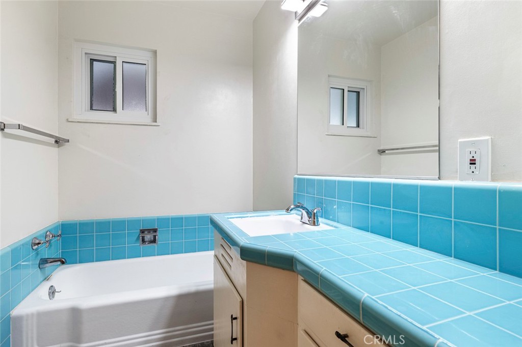 212 Harvard Ave, Coalinga, CA 93210