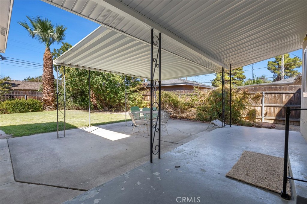 212 Harvard Ave, Coalinga, CA 93210