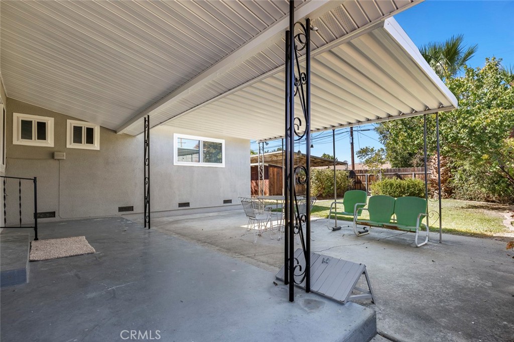 212 Harvard Ave, Coalinga, CA 93210