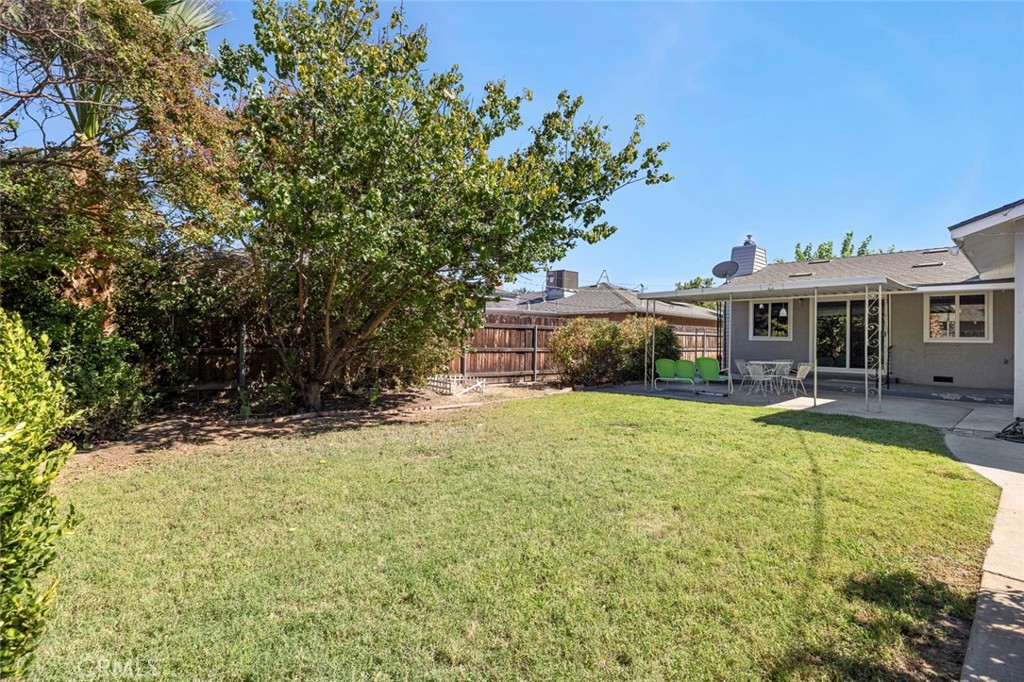 212 Harvard Ave, Coalinga, CA 93210