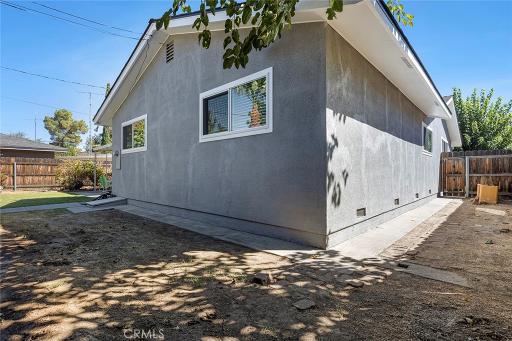212 Harvard Ave, Coalinga, CA 93210