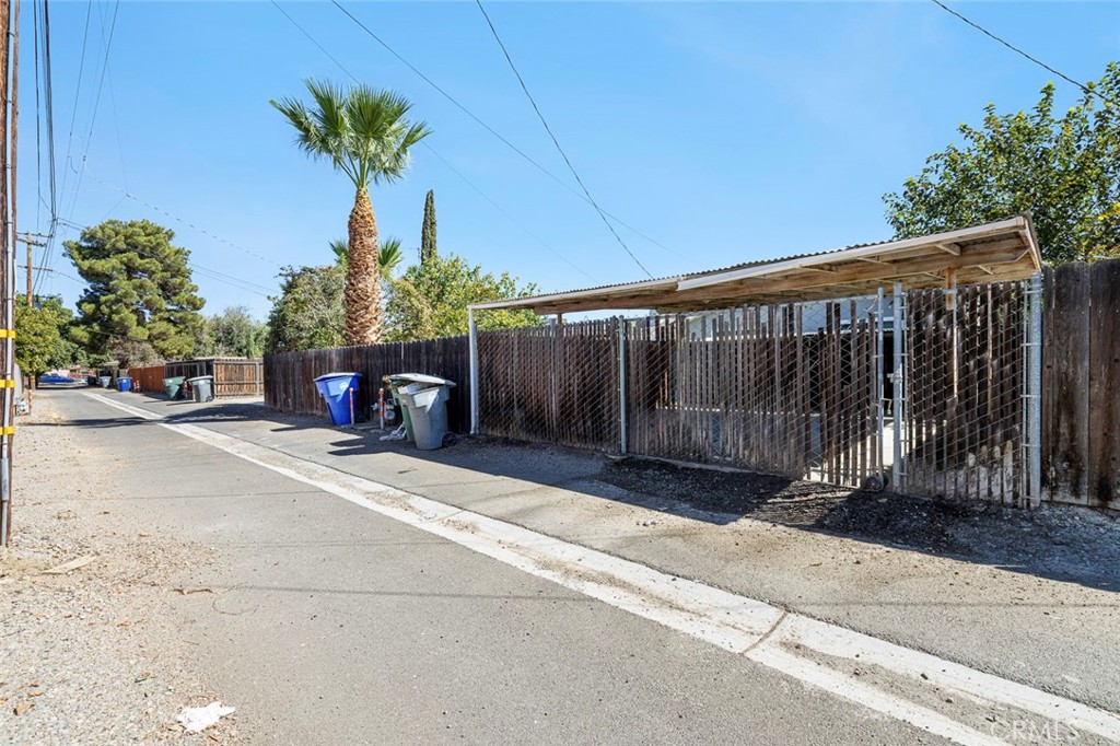 212 Harvard Ave, Coalinga, CA 93210