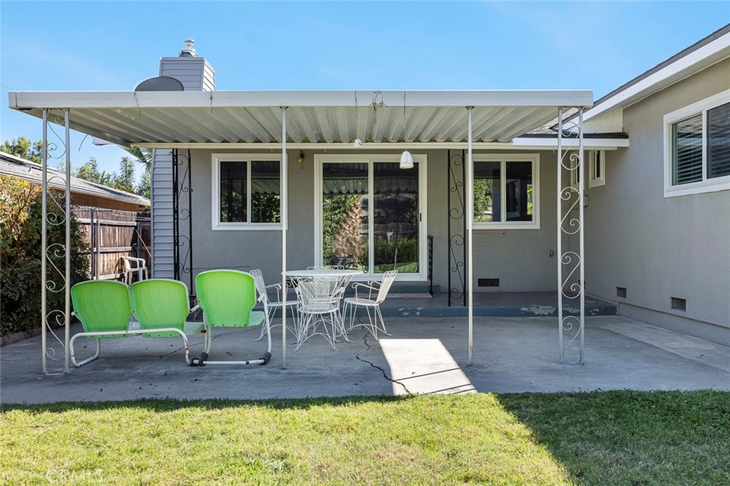 212 Harvard Ave, Coalinga, CA 93210