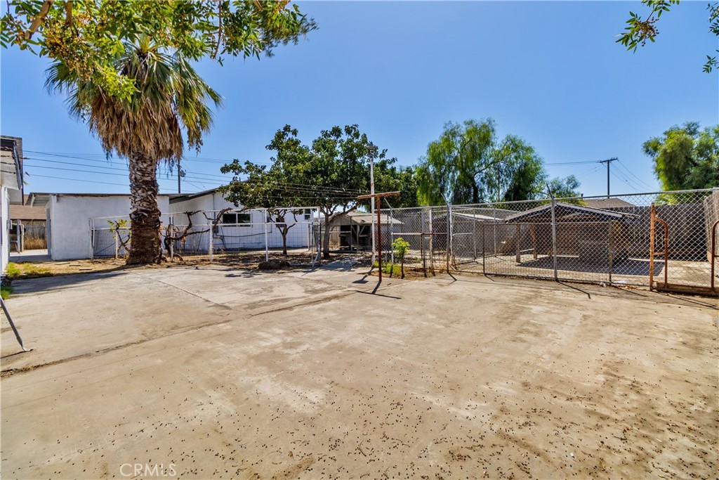 815 E 5th, Hanford, CA 93230